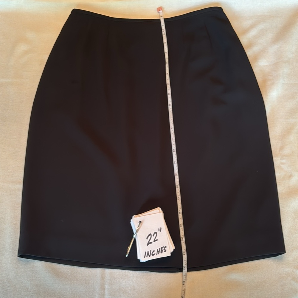 Tahari Classic Black Pencil Skirt - Petite 10 - Picture 9 of 9